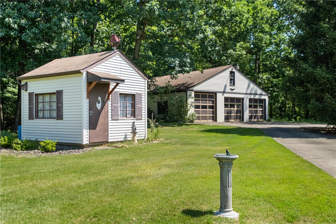 285 Rochester Rd