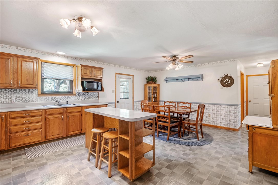 285 Rochester Rd