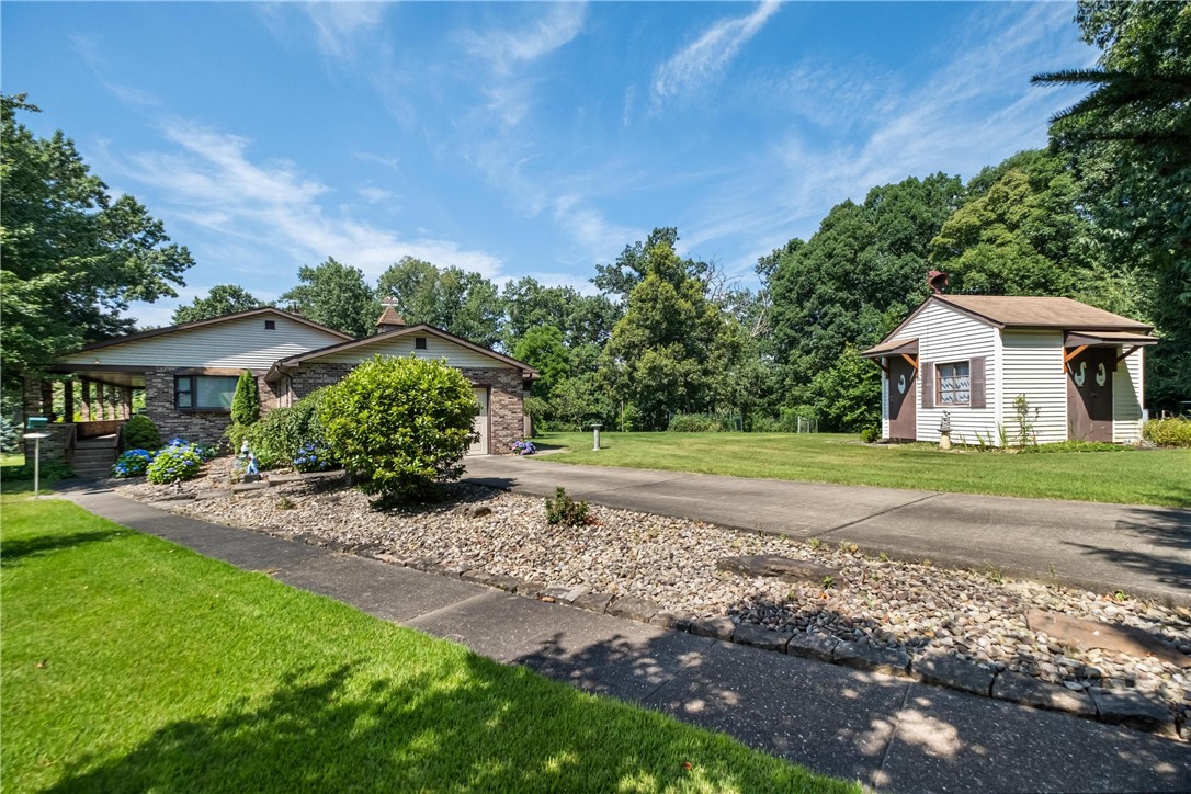 285 Rochester Rd