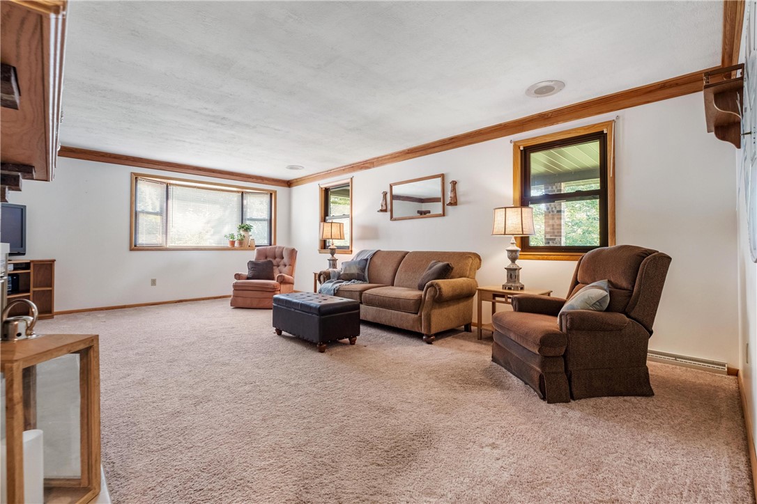 285 Rochester Rd