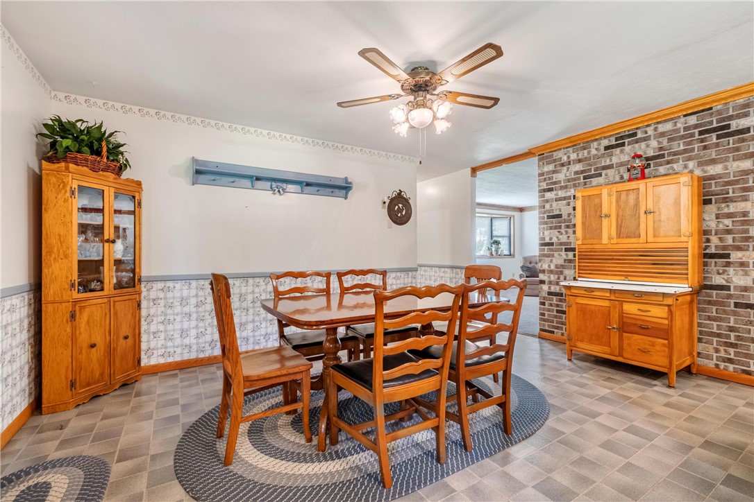 285 Rochester Rd