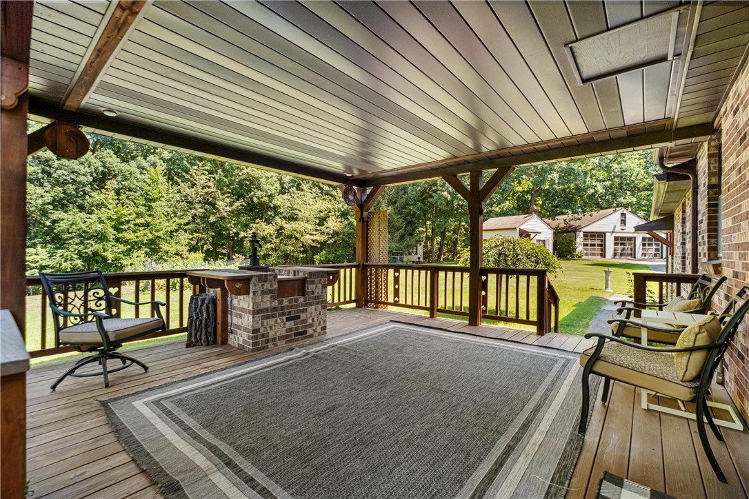 285 Rochester Rd