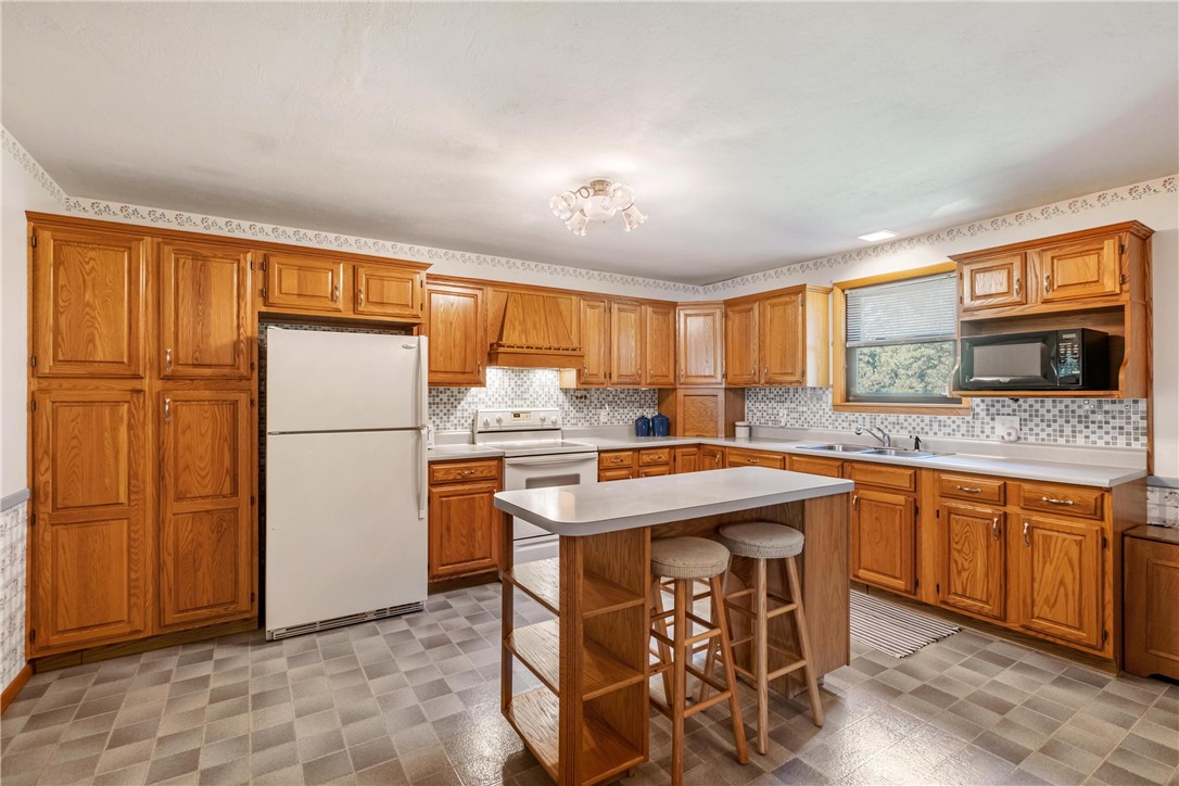 285 Rochester Rd