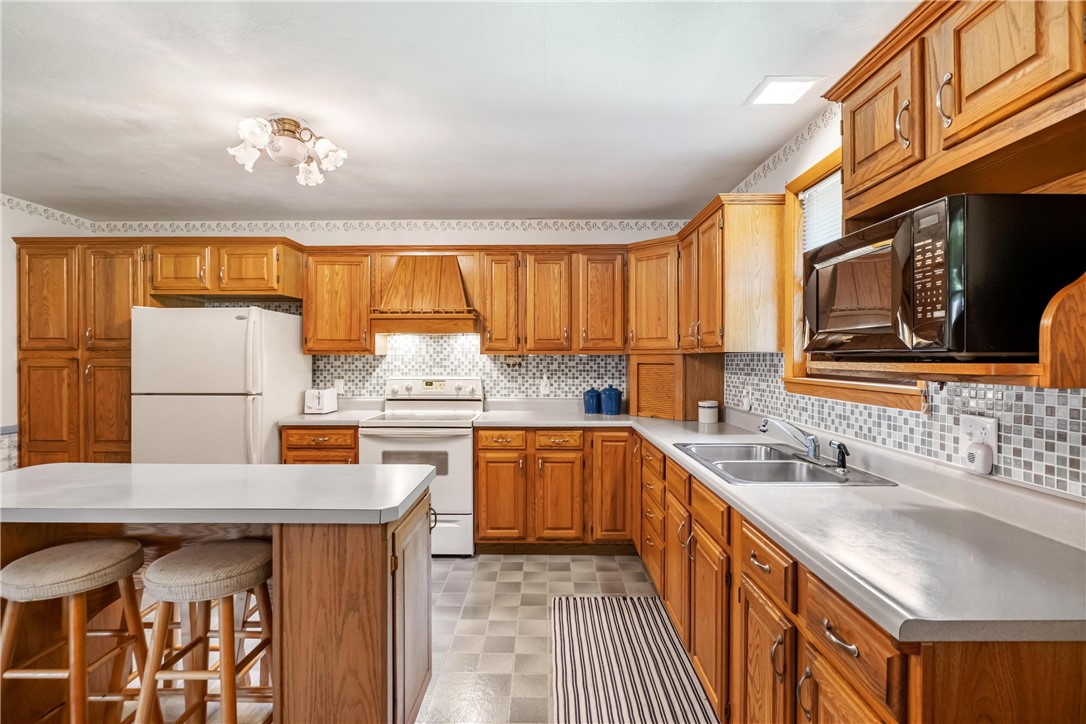 285 Rochester Rd