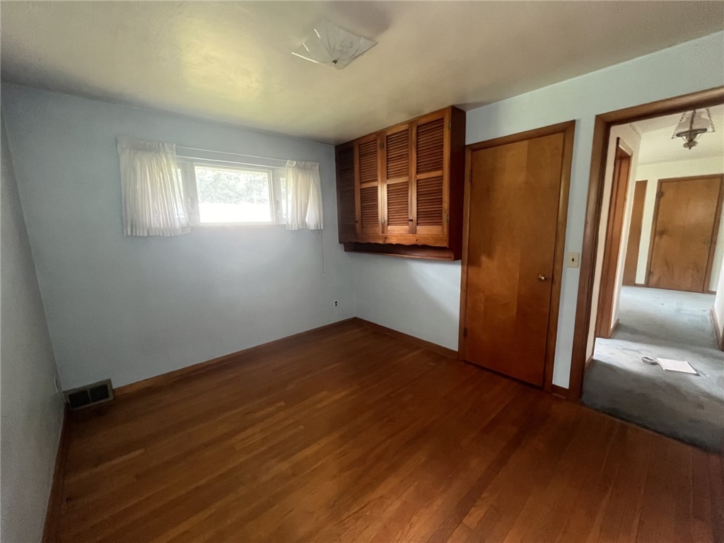 108 Wally Dr