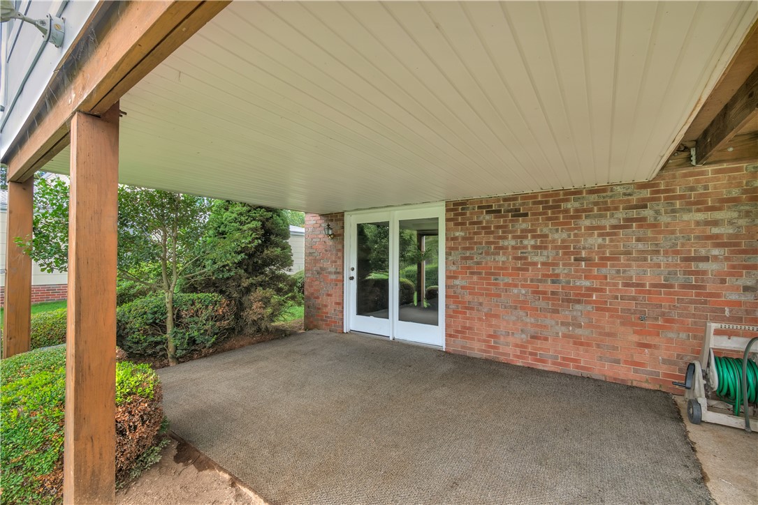237 Acre Ave