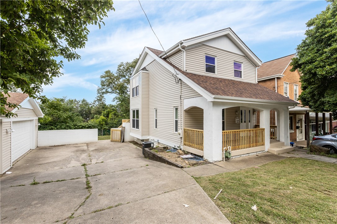 934 Berry St