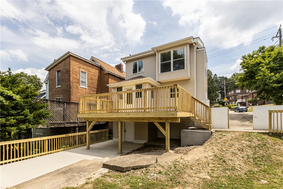 934 Berry St