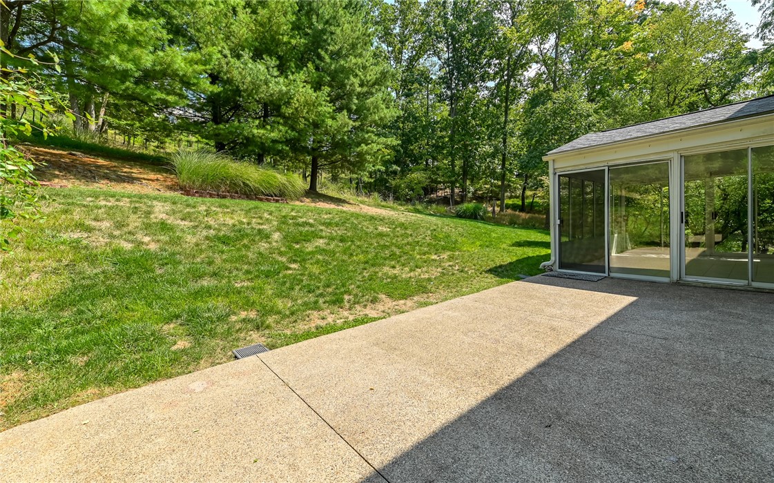 1571 Montgomery Rd