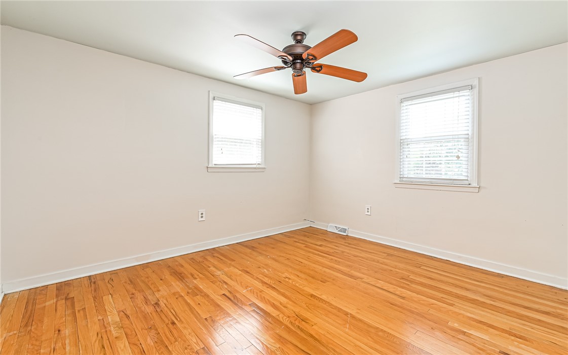 1571 Montgomery Rd