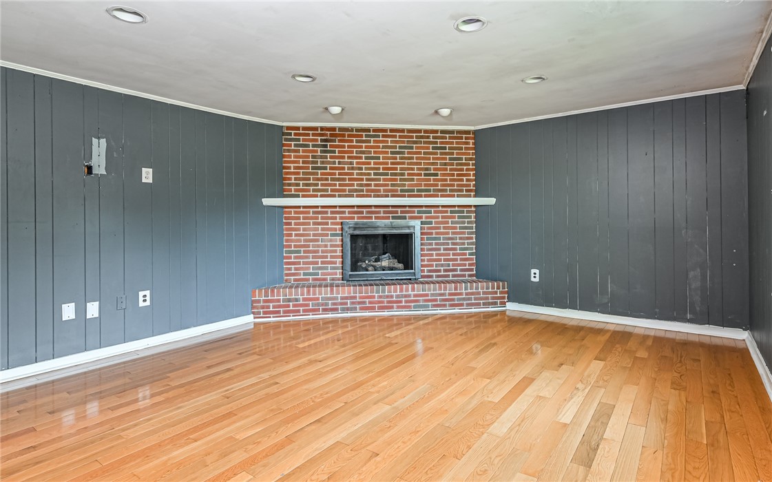 1571 Montgomery Rd