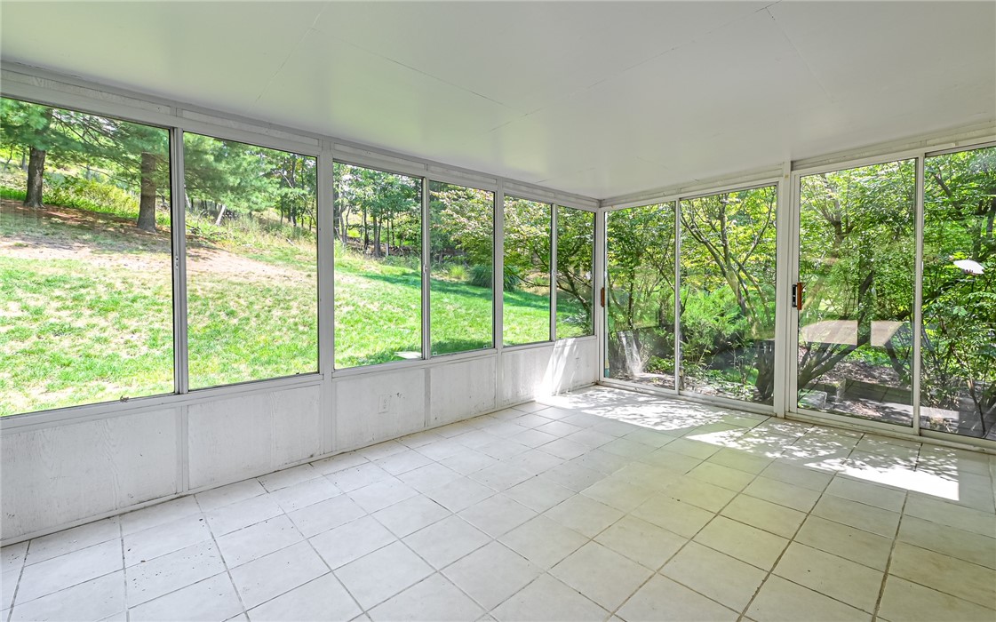1571 Montgomery Rd