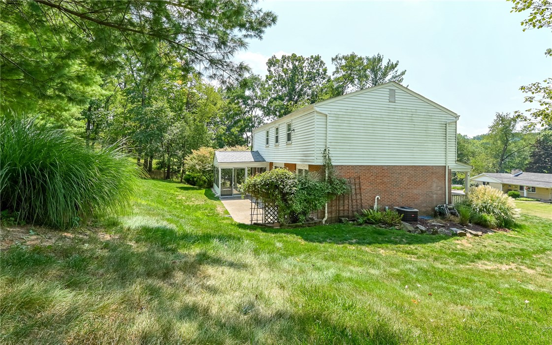 1571 Montgomery Rd