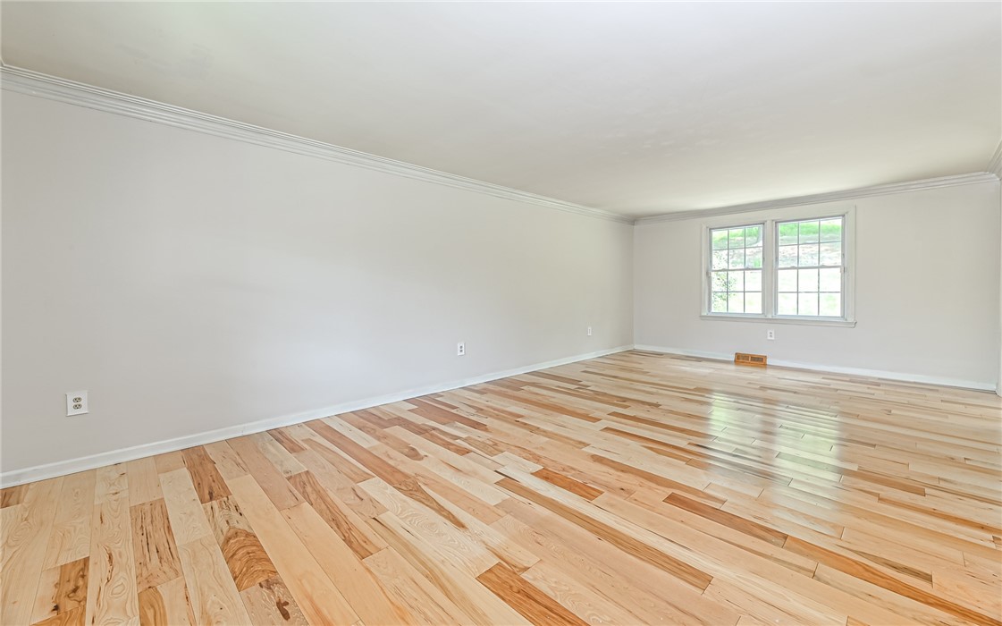 1571 Montgomery Rd