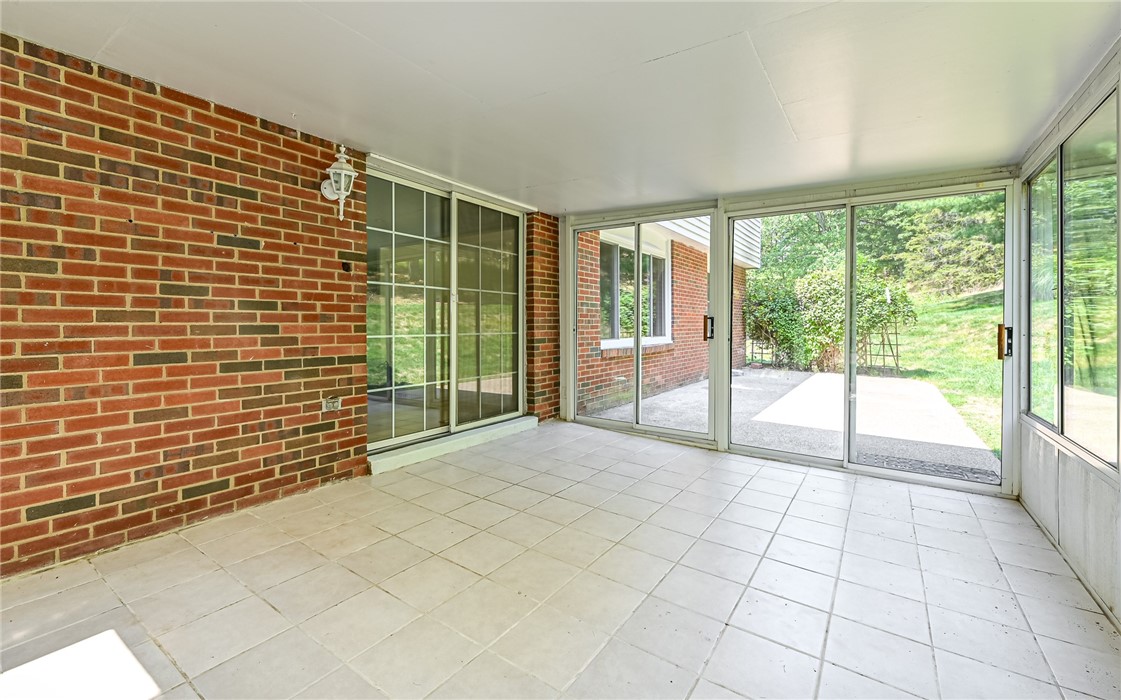 1571 Montgomery Rd
