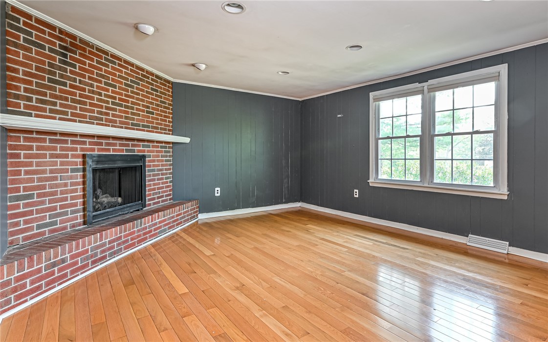 1571 Montgomery Rd
