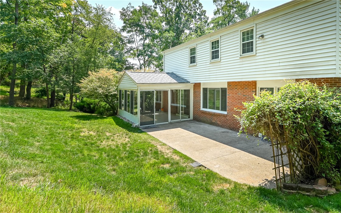 1571 Montgomery Rd