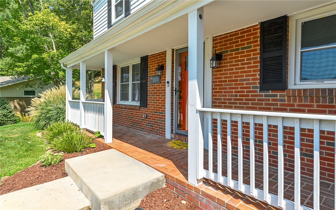 1571 Montgomery Rd