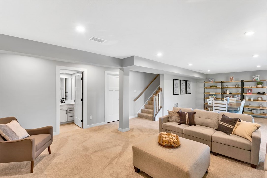 4 Dana Dr