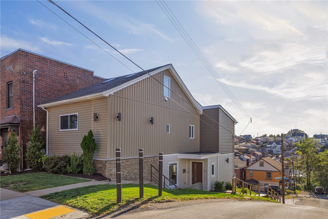 90 Ruth St