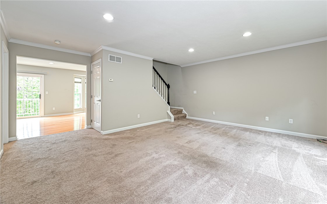 202 Lakeview Ct