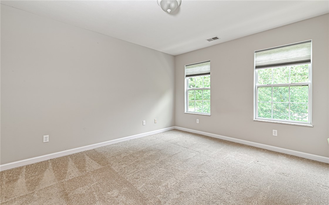 202 Lakeview Ct