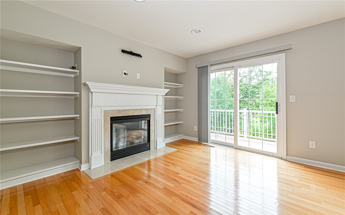 202 Lakeview Ct