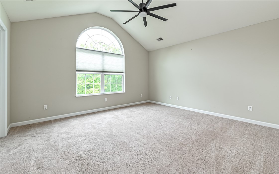 202 Lakeview Ct