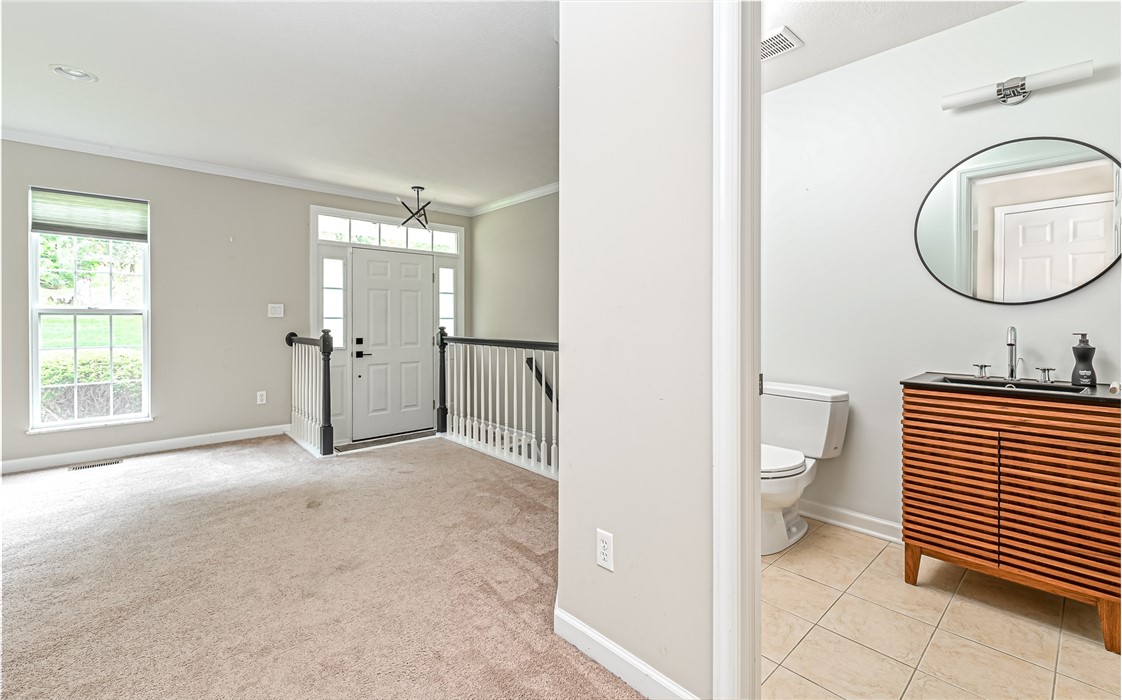 202 Lakeview Ct