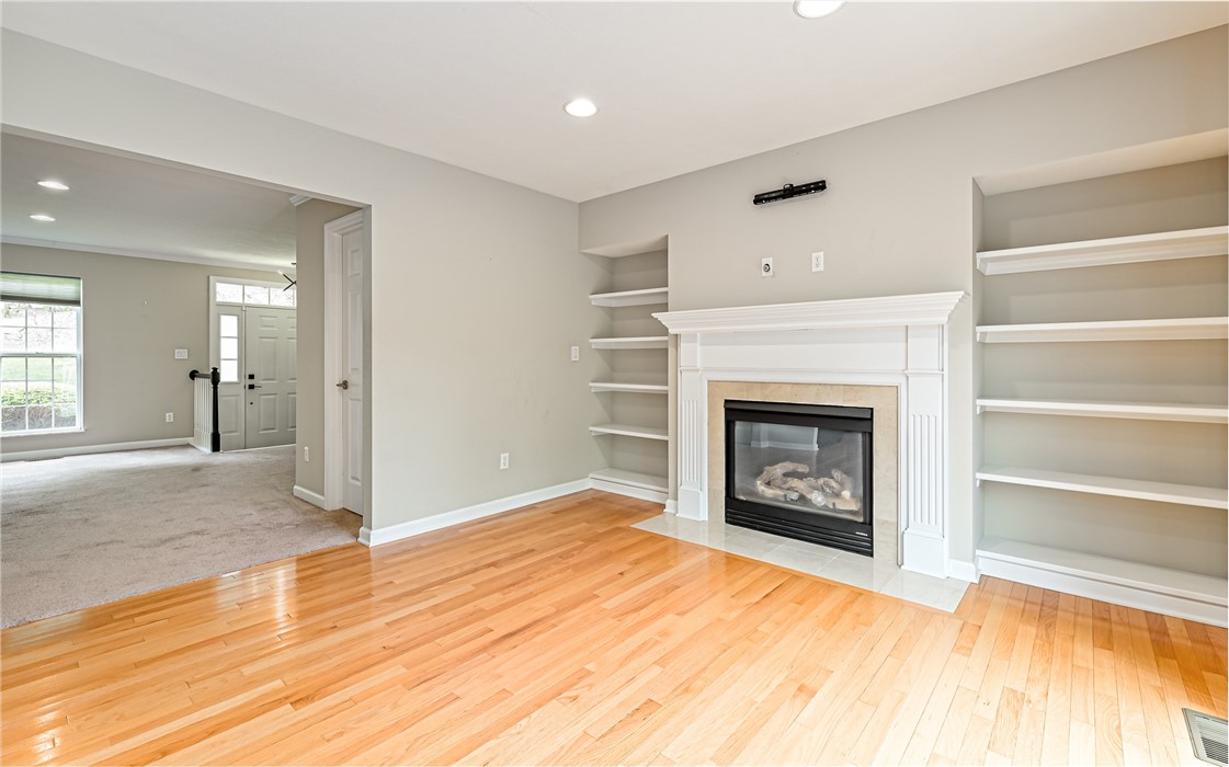 202 Lakeview Ct