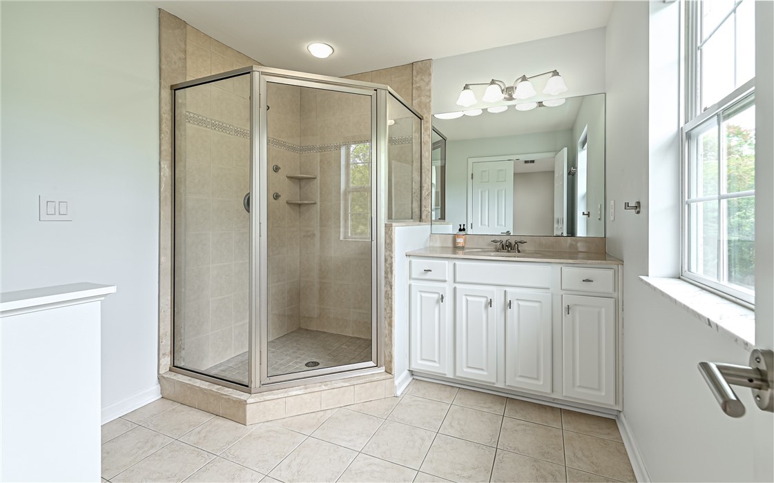 202 Lakeview Ct
