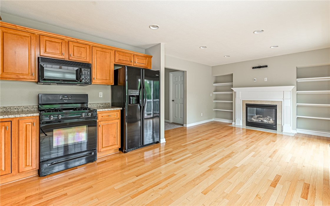 202 Lakeview Ct