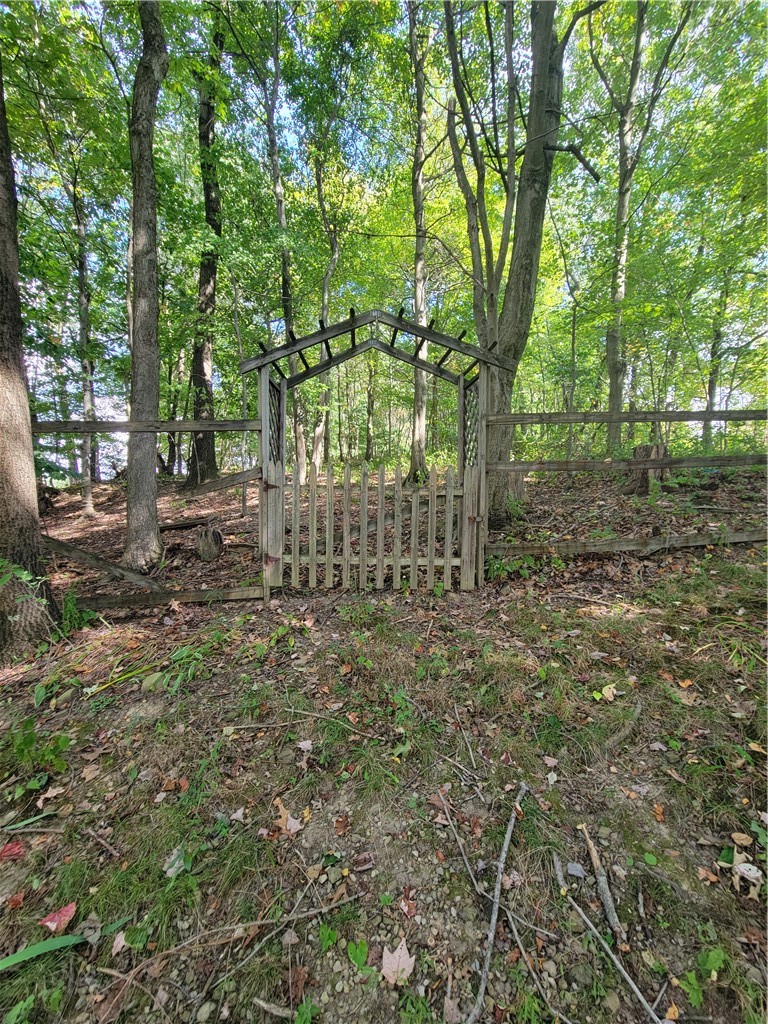 4114 Ridge Rd