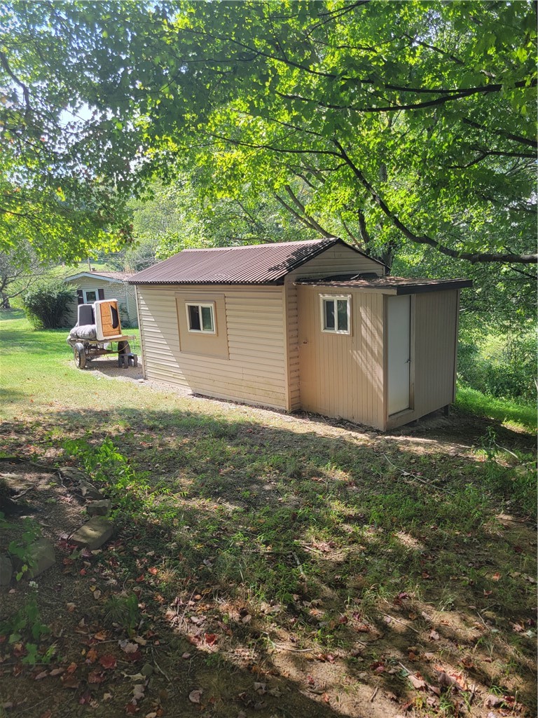 4114 Ridge Rd
