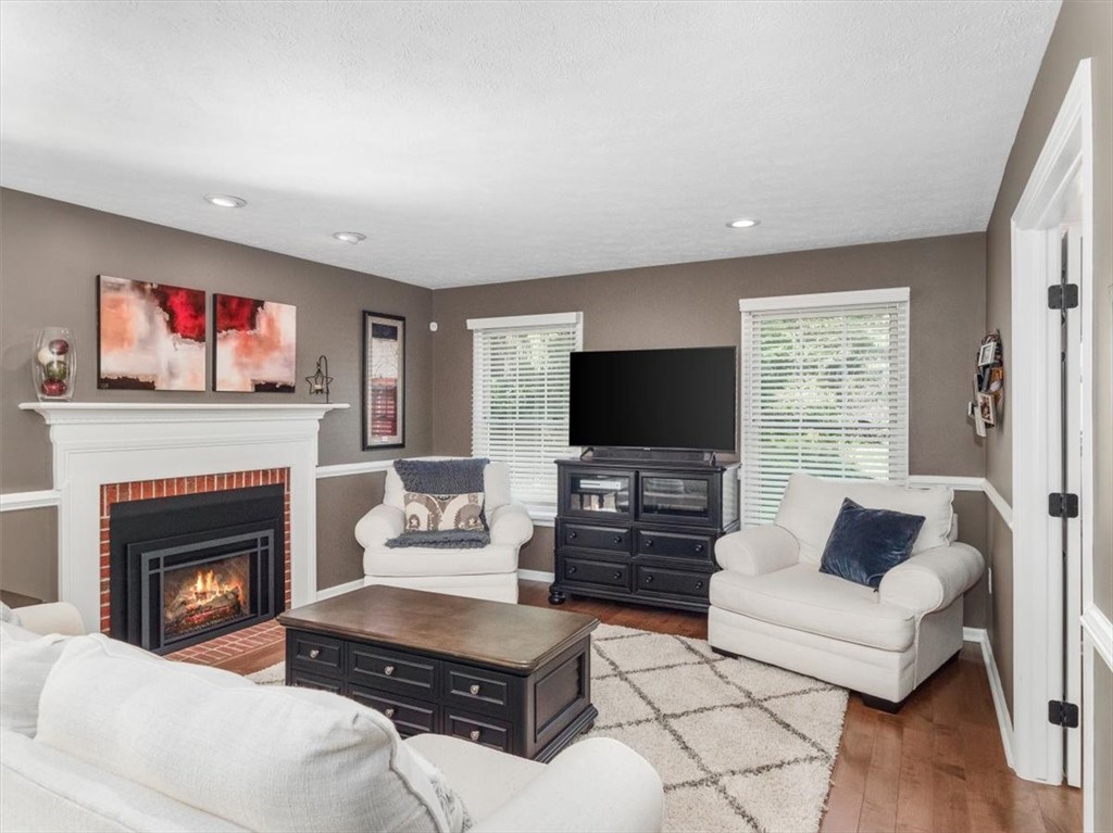1645 Pinehurst Ct