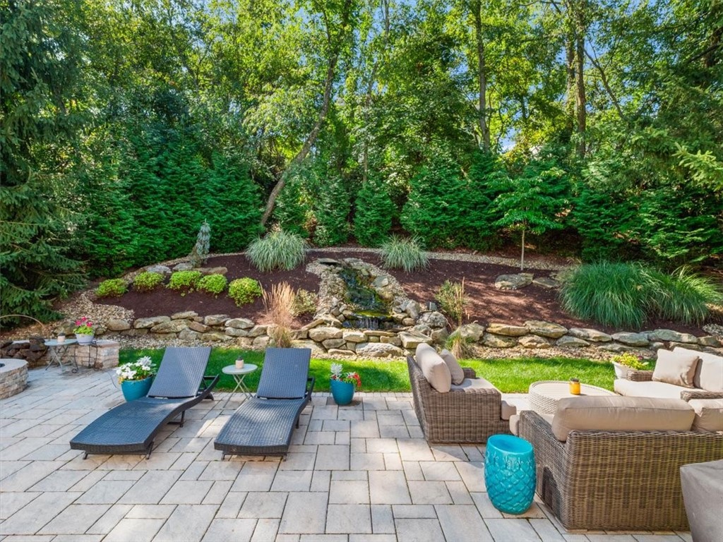 1645 Pinehurst Ct