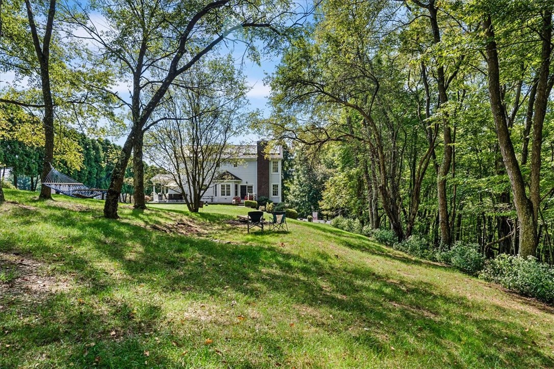 136 Heathercroft Dr