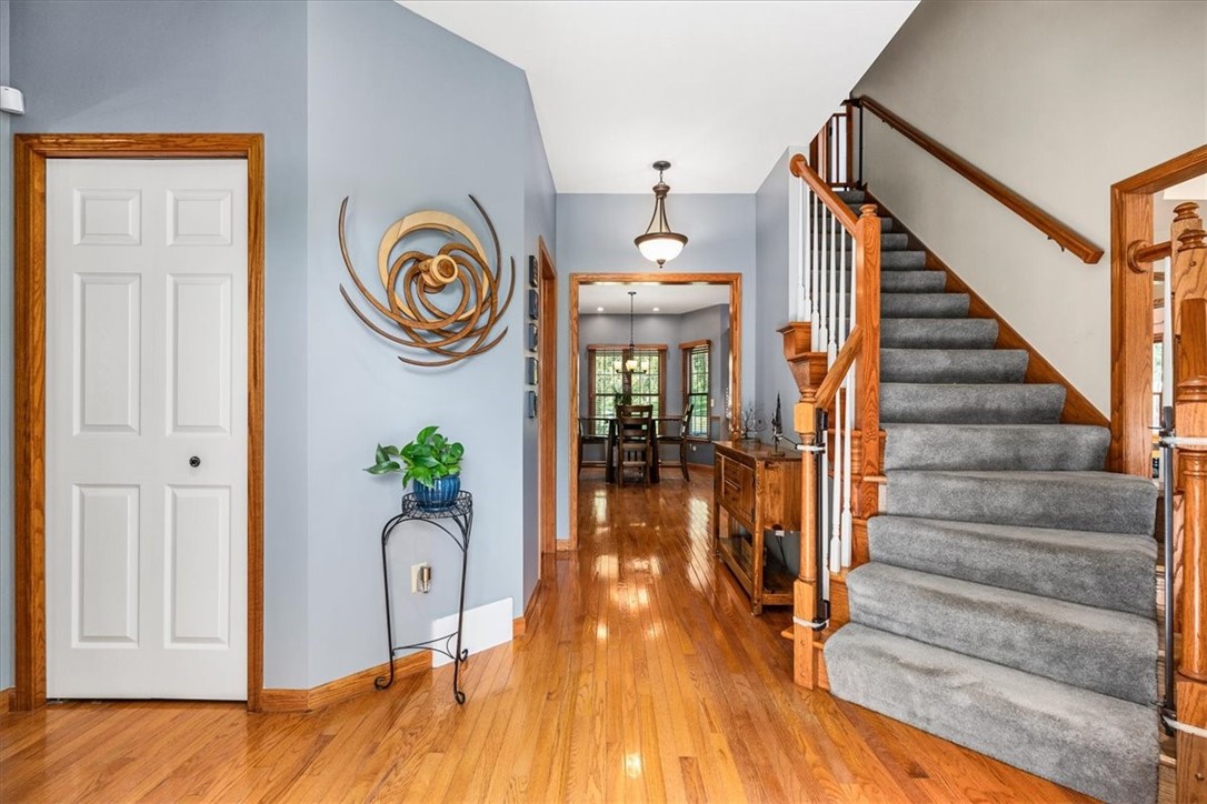 136 Heathercroft Dr