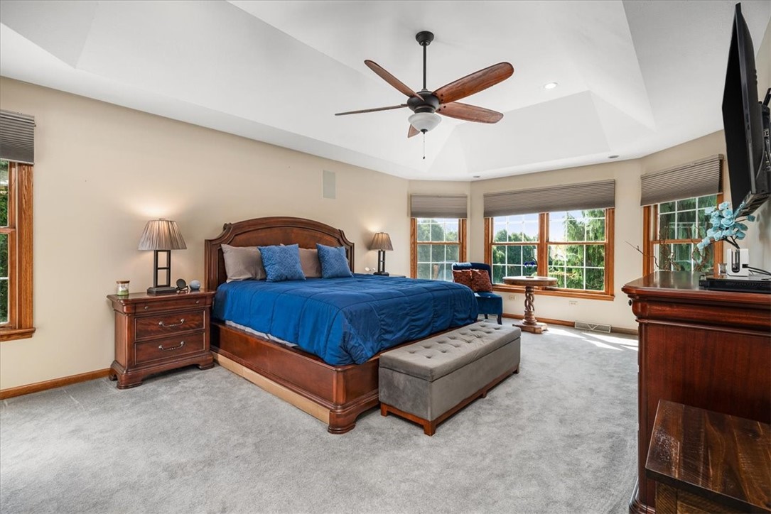 136 Heathercroft Dr
