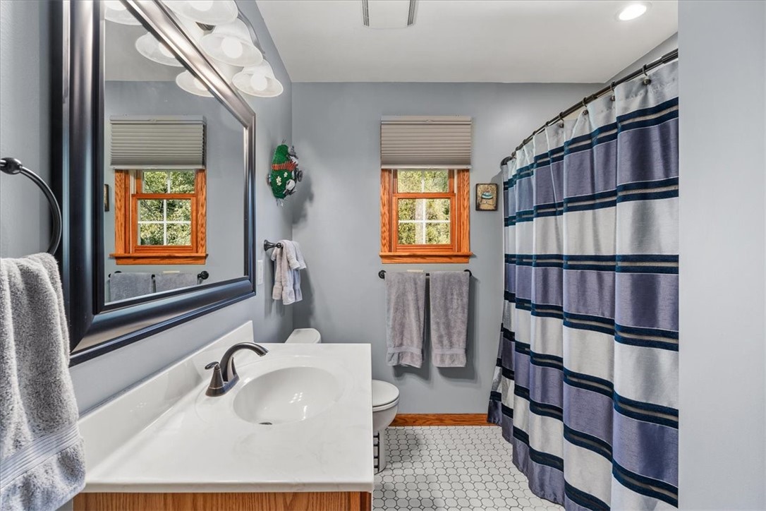 136 Heathercroft Dr