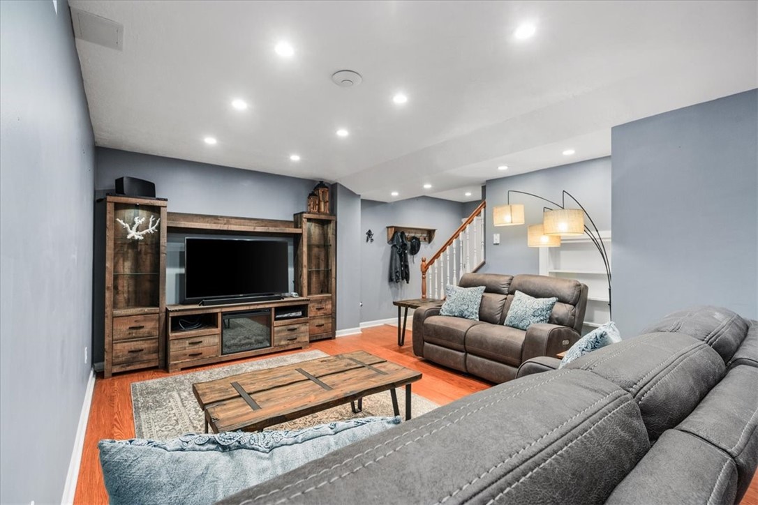 136 Heathercroft Dr