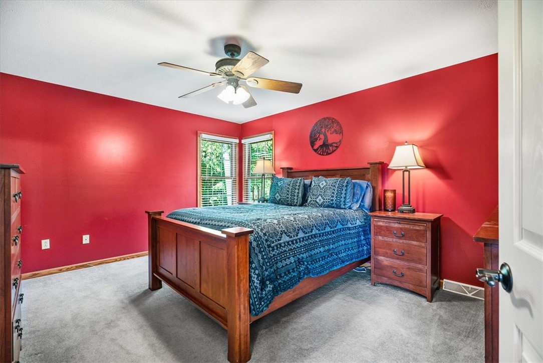136 Heathercroft Dr