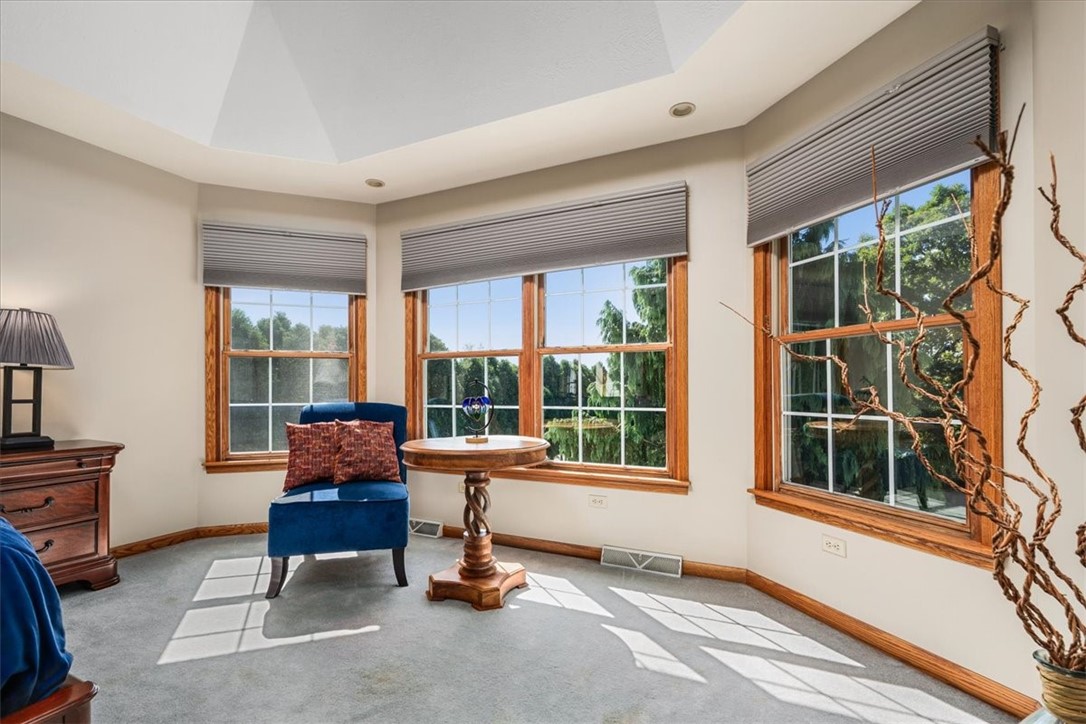 136 Heathercroft Dr