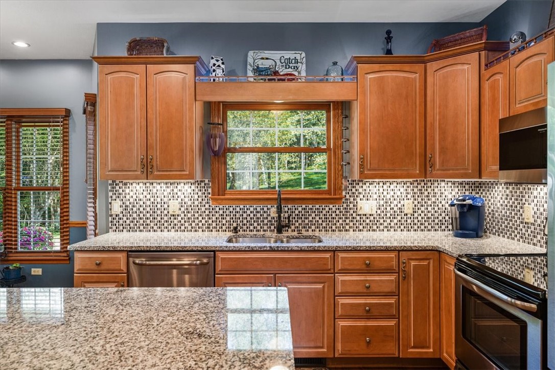 136 Heathercroft Dr