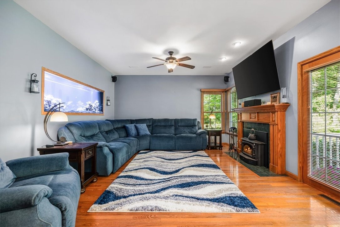 136 Heathercroft Dr
