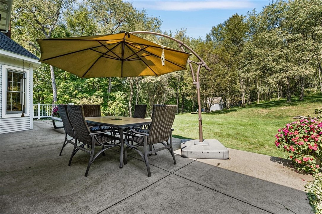 136 Heathercroft Dr