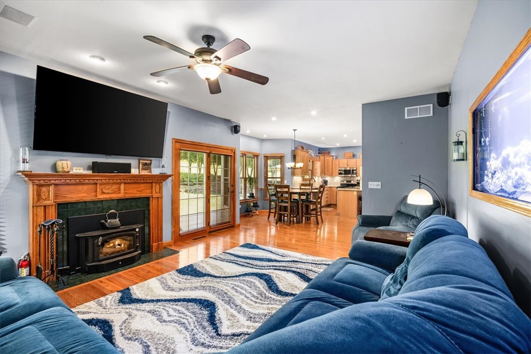 136 Heathercroft Dr