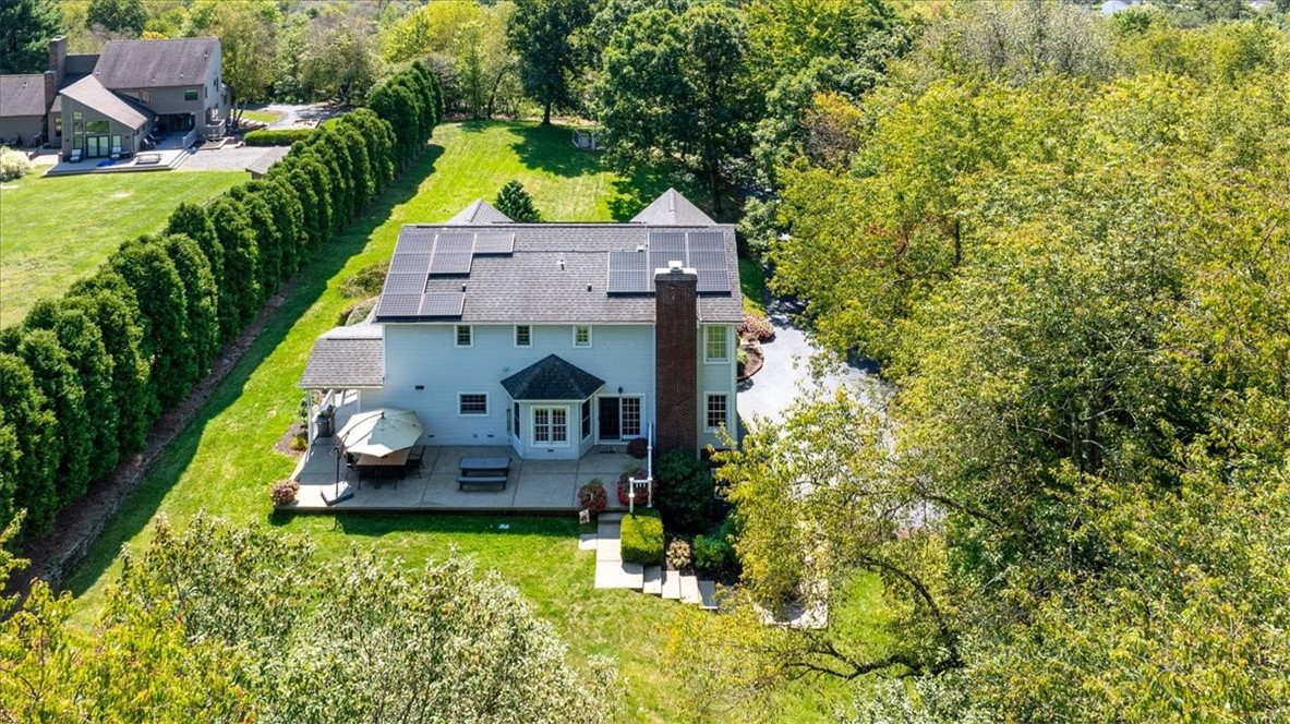 136 Heathercroft Dr