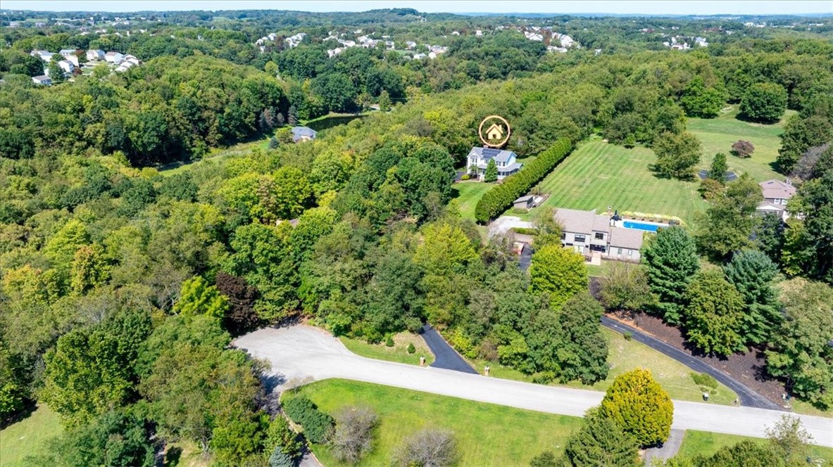 136 Heathercroft Dr