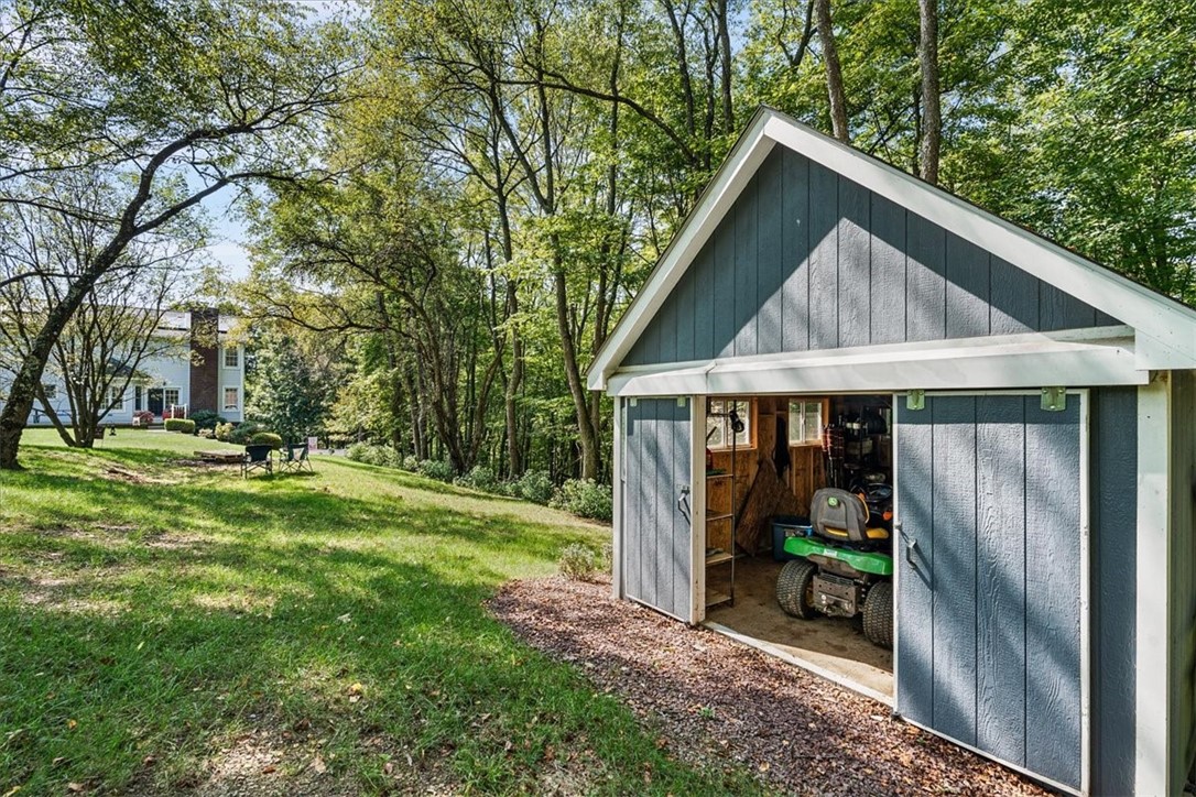 136 Heathercroft Dr